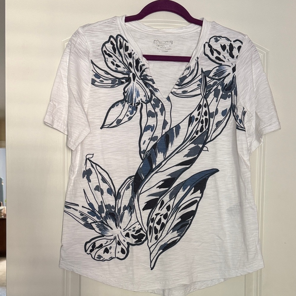 Chico's White Short-Sleeve V-Neck Tee with Navy Floral Print